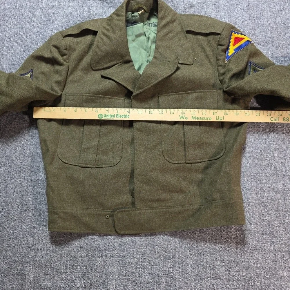 Vintage WW2 US Army 1944 Ike Military Jacket Field Jacket 38R Wool 7th Patch